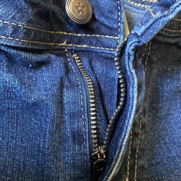 KIDS Jean Shorts - Picture 7 of 8